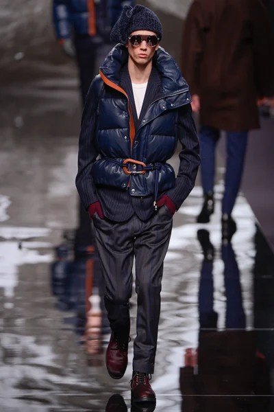 Look 26